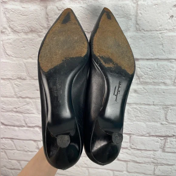 Salvatore Ferragamo Black Leather Logo Kitten Career Style Heels Size 10 - Picture 2 of 13